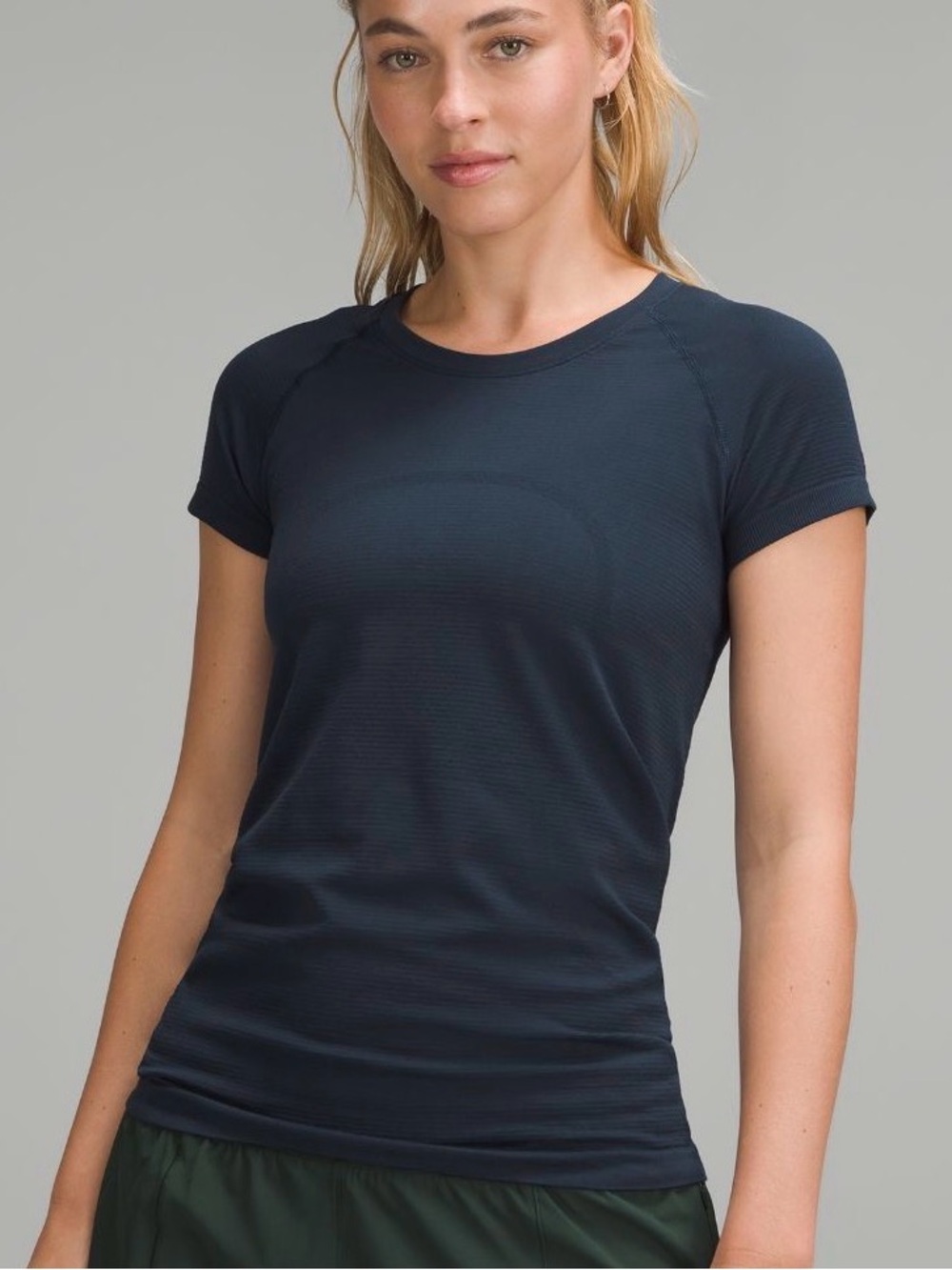 NWT Lululemon Swiftly hip length short sleeve in Navy